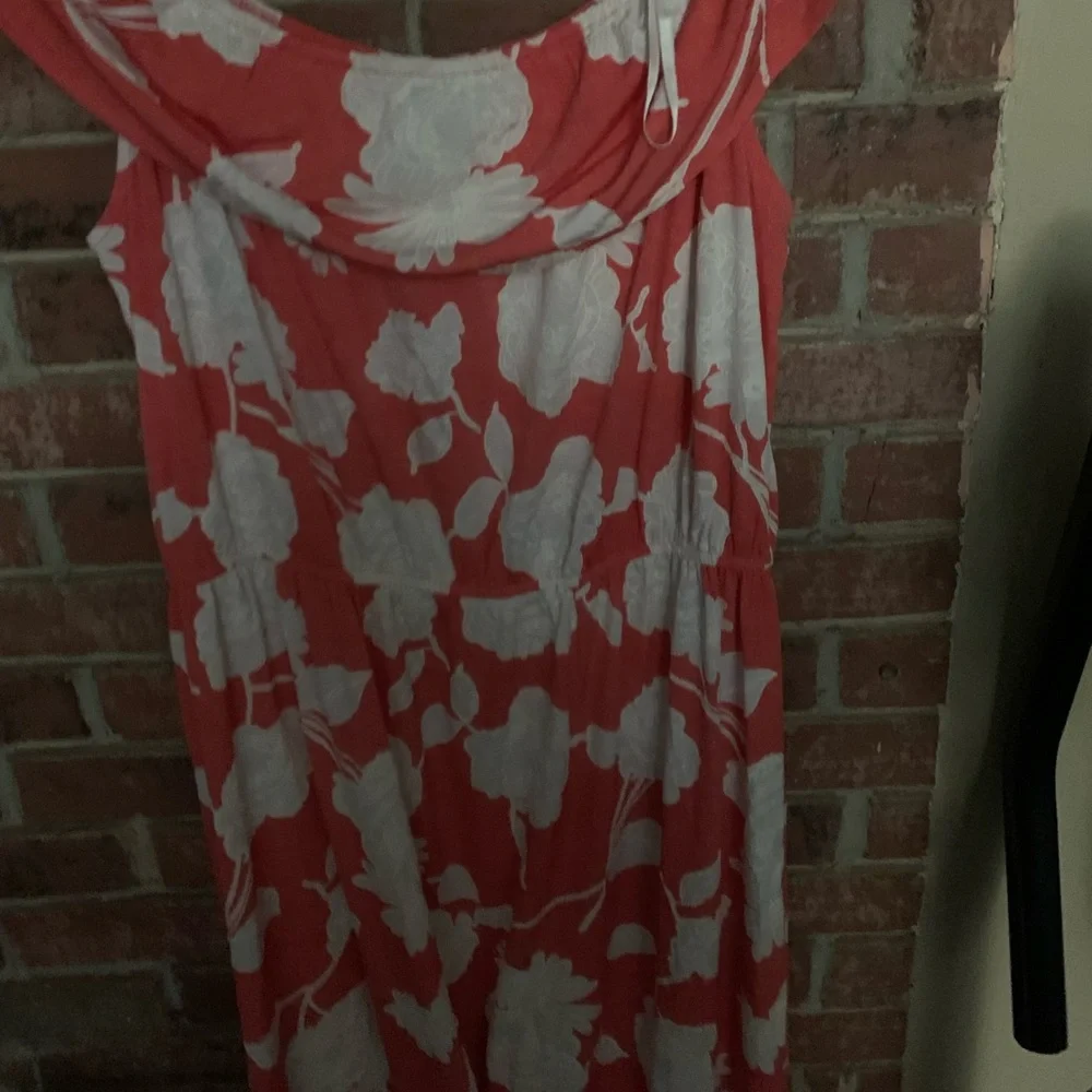 Cute floral dress! - Picture 2 of 6